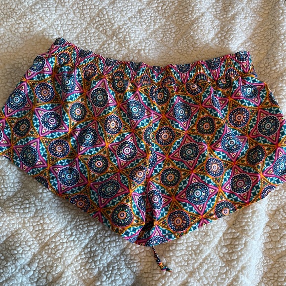 Volcom size M bathing suit cover up/ shorts. - Picture 2 of 3